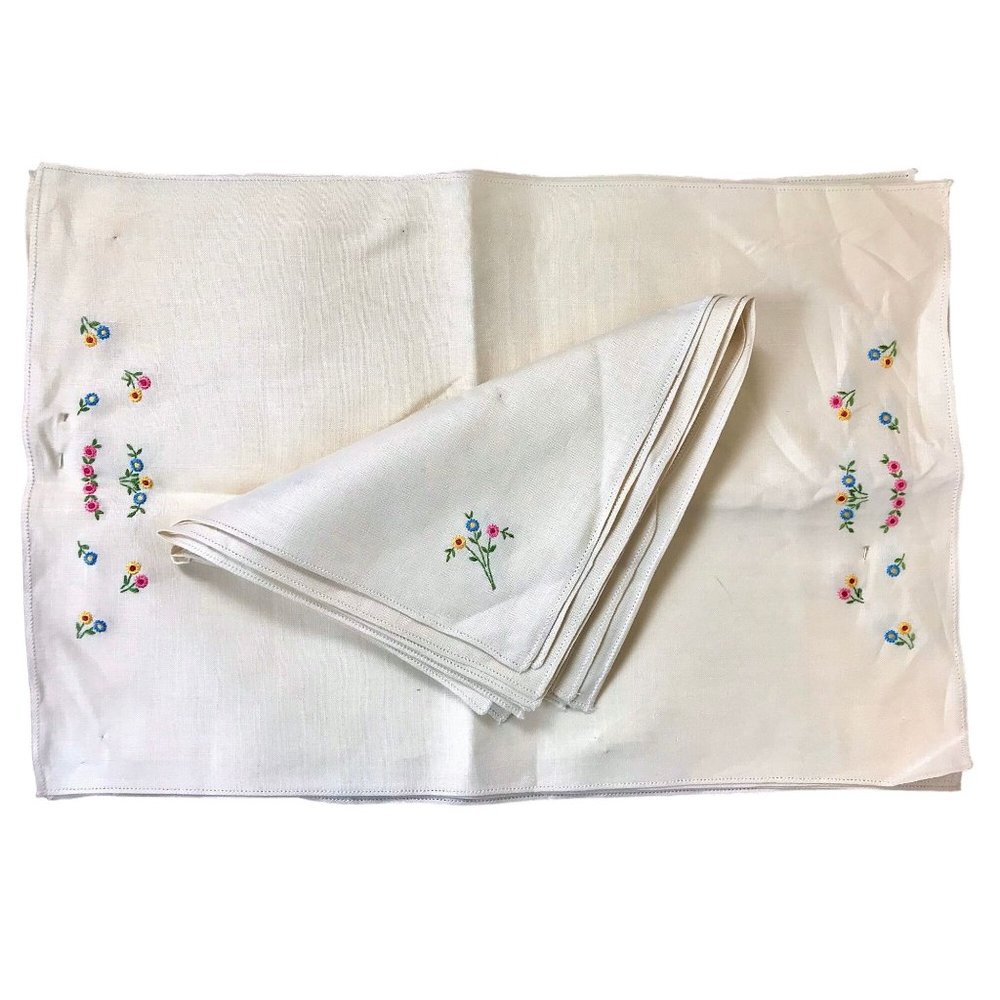 Vintage Linen Napkins and Doilies Made in Belgium with Tags 4 napkins 4 doilies